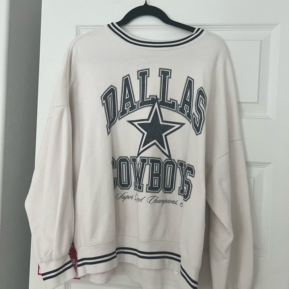 Abercrombie & Fitch Cream Dallas Cowboys Crewneck Sweatshirt